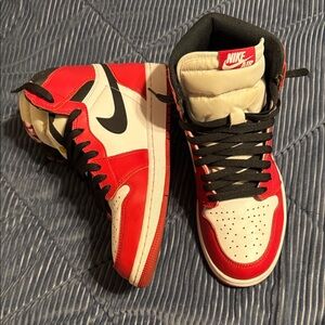 Chicago Nike Red and White High-Top Sneakers Jordan 1